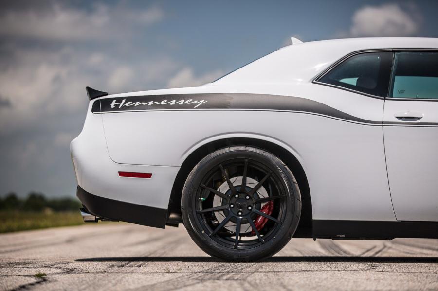 Детали экстерьера Dodge Challenger SRT Hellcat HPE850 by Hennessey (LC) 2016 года  (фото 14 из 25)
